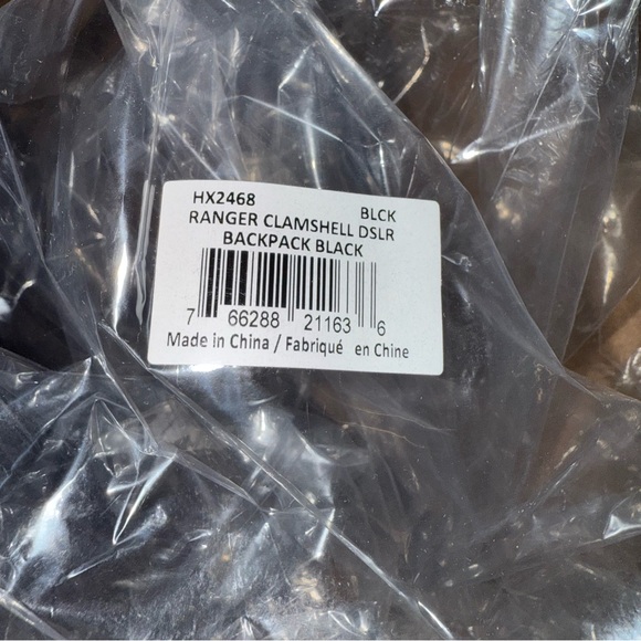 HEX® RANGER CLAMSHELL BLACK DSLR BACKPACK - Picture 14 of 16